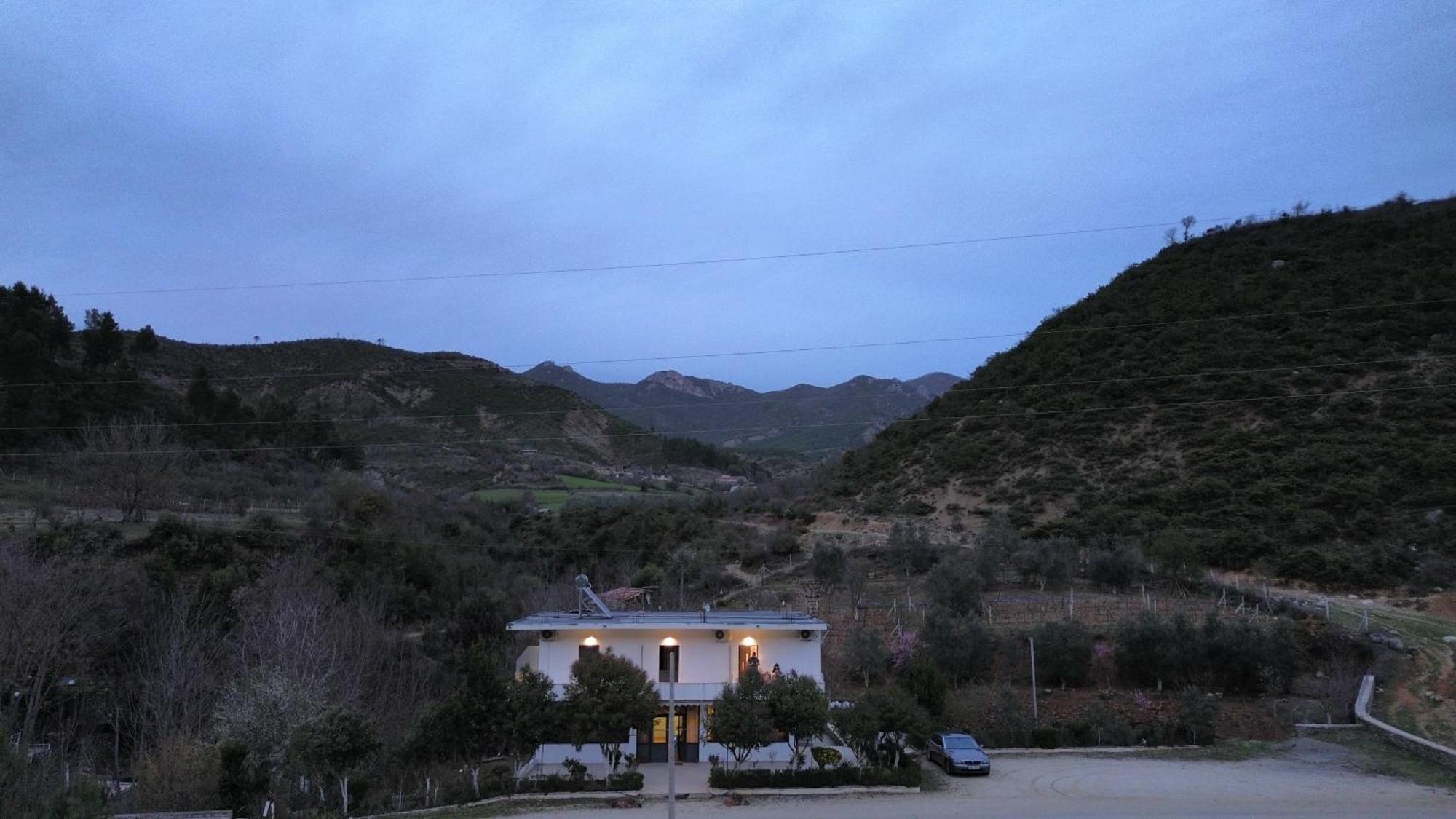 Hotel Eno Permet Exterior photo